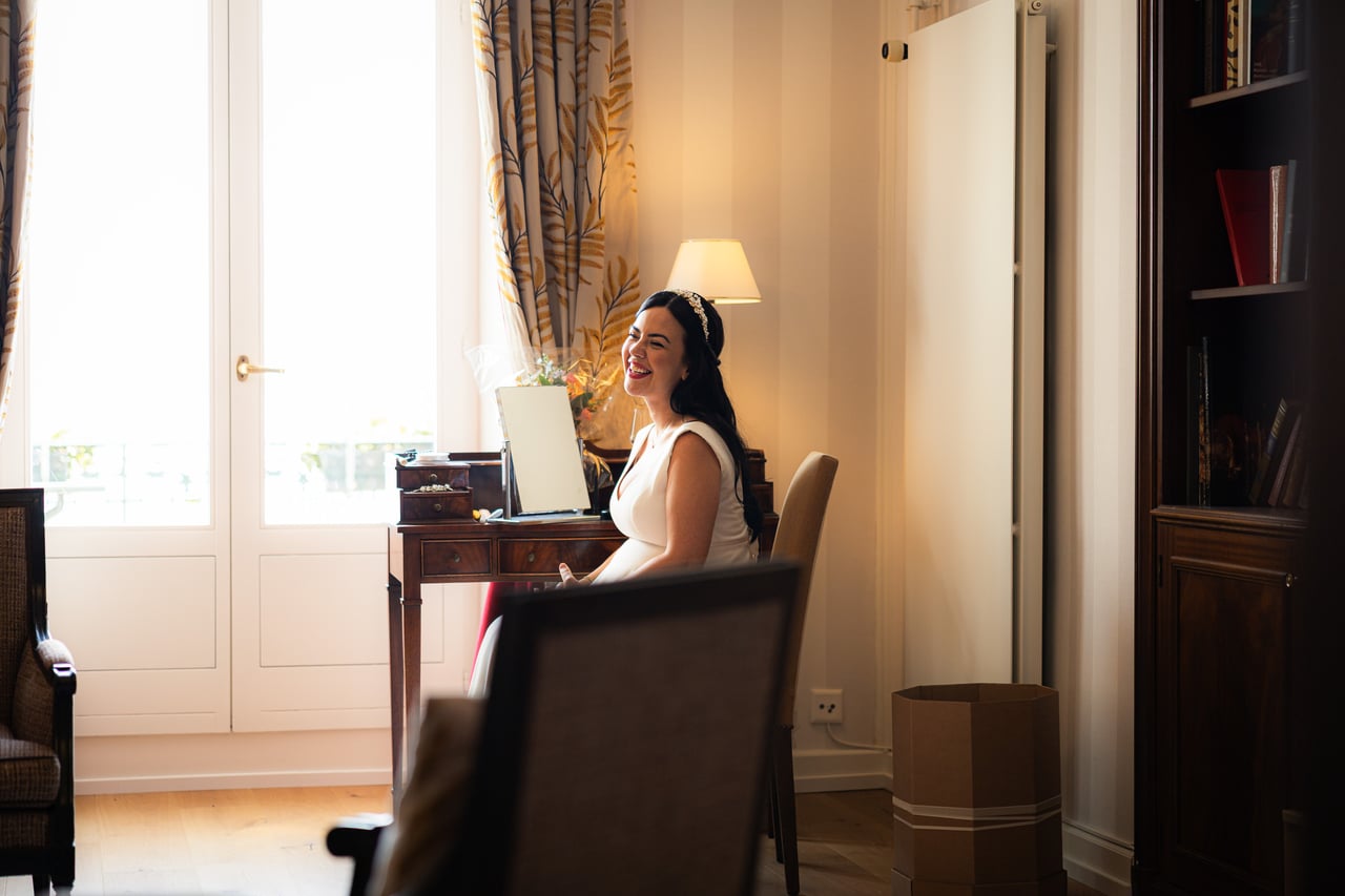 The bride getting ready at the hotel, Vevey